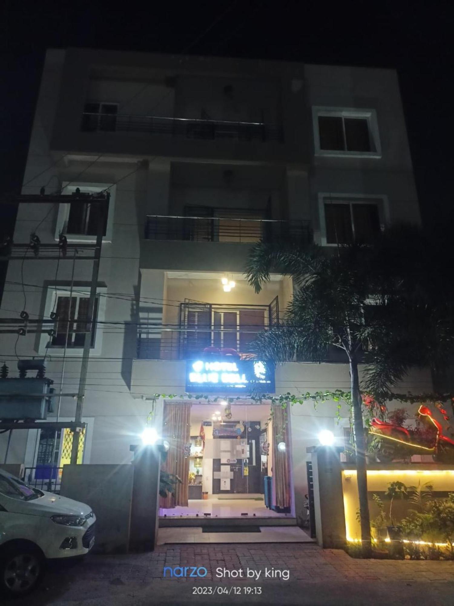 Goroomgo Blue Bell Bhubaneswar - Well Decorated Room -Wifi And Parking Facilities Available Exterior photo