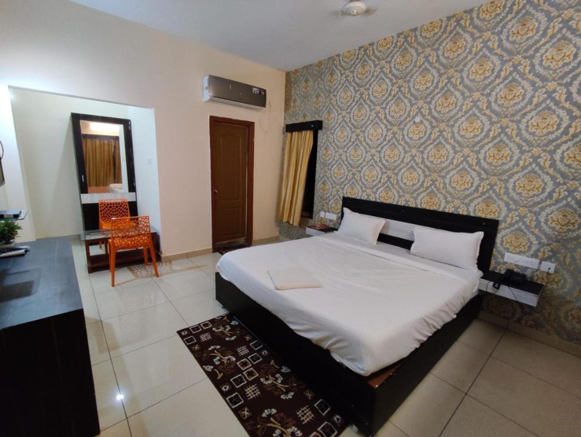 Goroomgo Blue Bell Bhubaneswar - Well Decorated Room -Wifi And Parking Facilities Available Exterior photo
