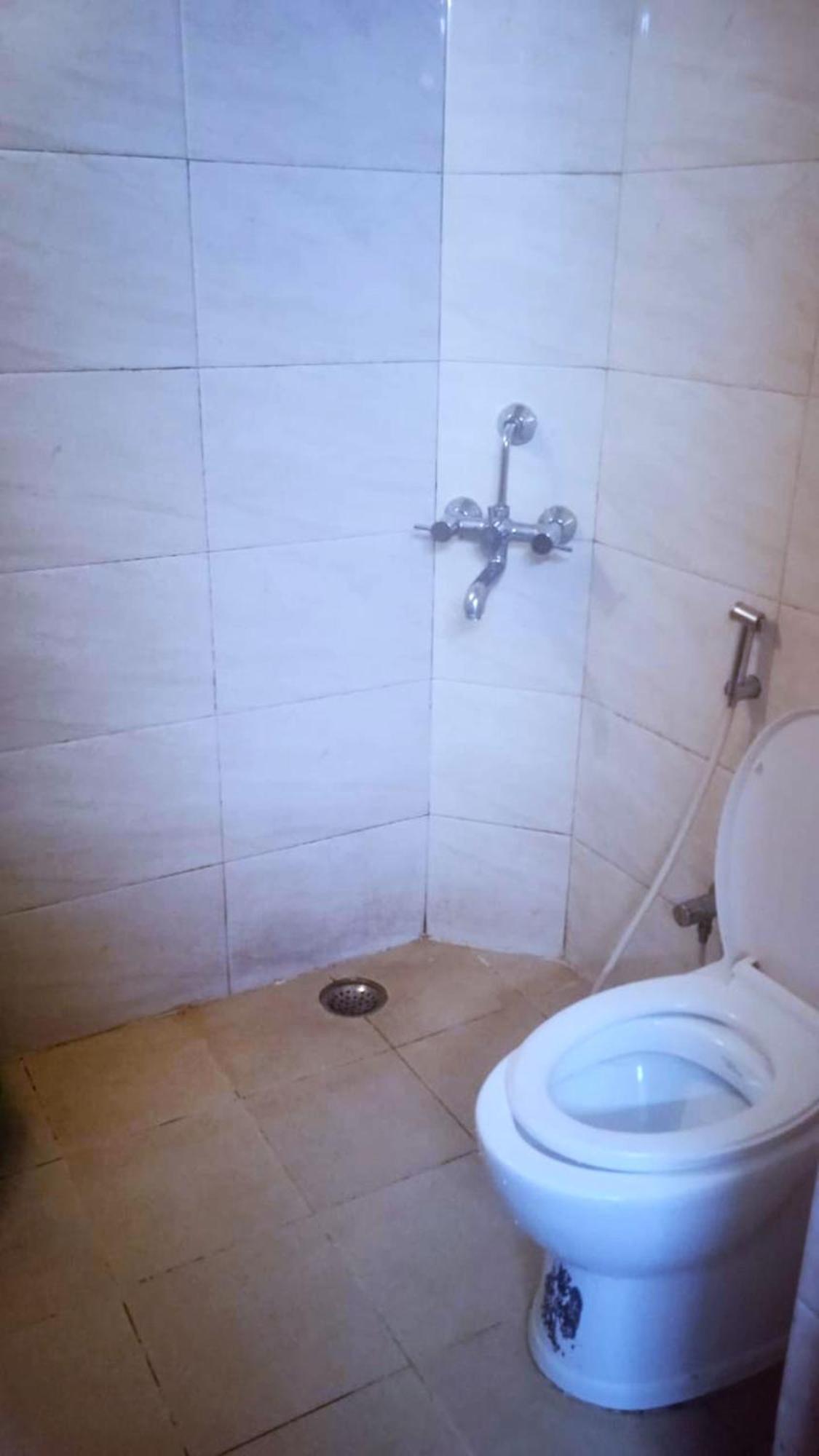 Goroomgo Blue Bell Bhubaneswar - Well Decorated Room -Wifi And Parking Facilities Available Exterior photo